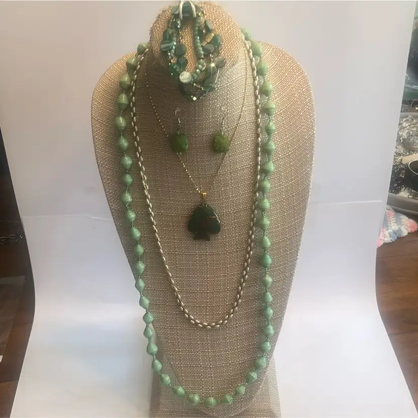 #11 - Green American Showcase Lot