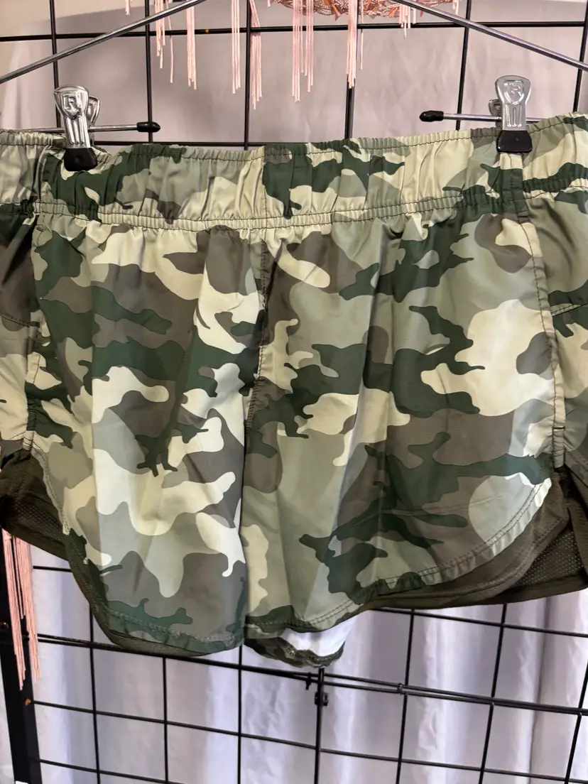 Athletic works Camo shorts sz 8/10 with built in bottoms