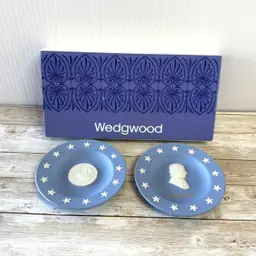 Blue Jasperware Wedgwood New Hampshire Bicentennial Plate Set: 1976 Boxed Americana (0029-25)