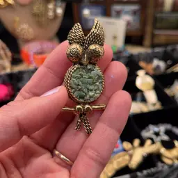 Gold Tone Braided Owl With Green Crushed Stone Belly 2.5”🦉