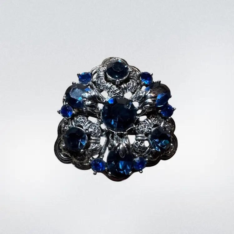 Vintage Lisner Stunning Gold-tone Brooch With Stunning Glass Prong Set Stones