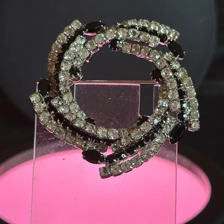 Vintage Clear Black Rhinestone Swirl Silver Tone Brooch 😍