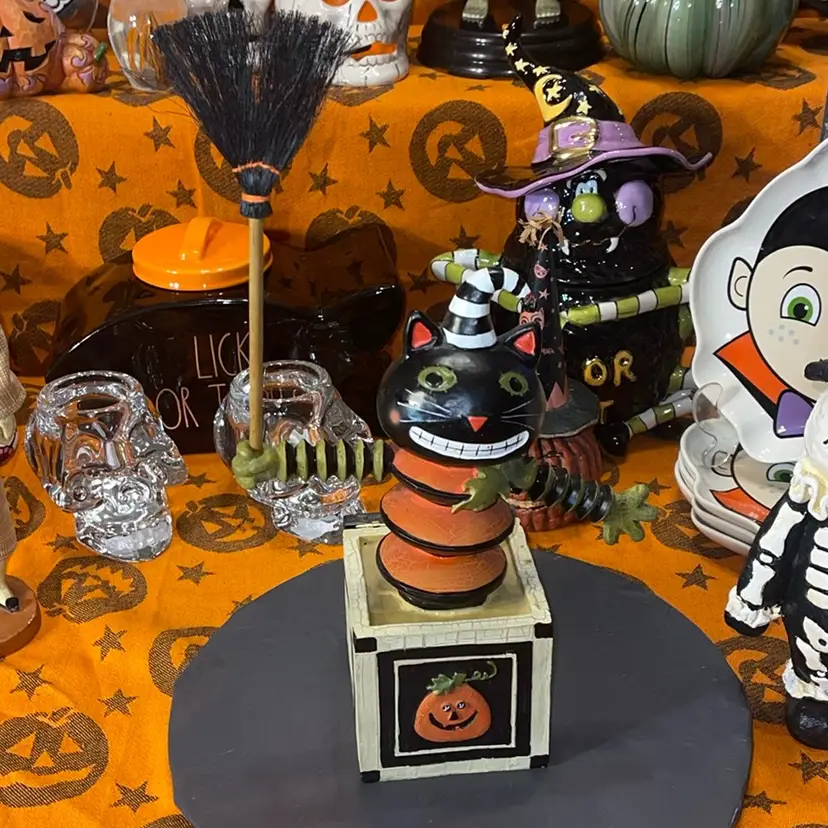 Halloween cat Jack in the box 10 inches tall resin