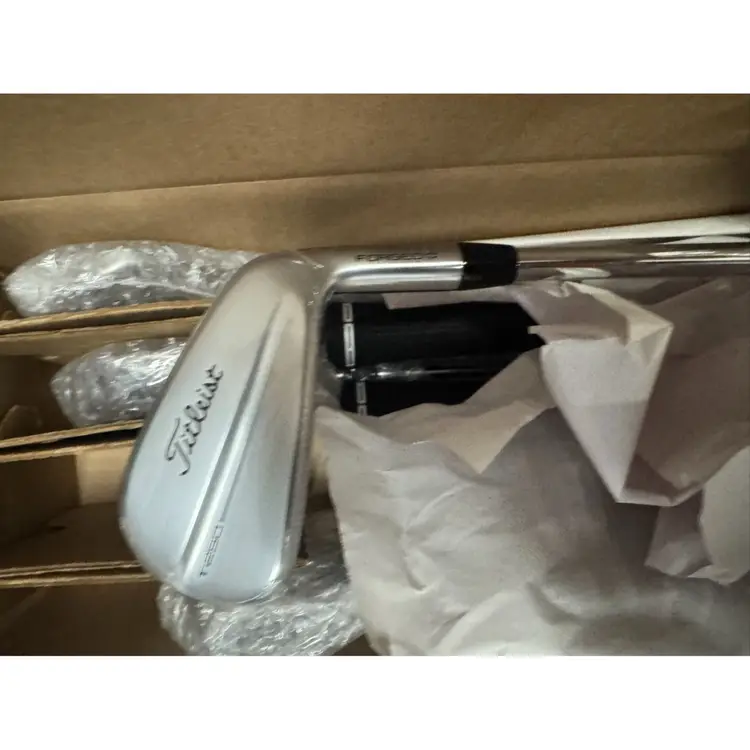 Titliest T250 New 2026 Amt Black Stiff Shafts 5-AW (7 Clubs)