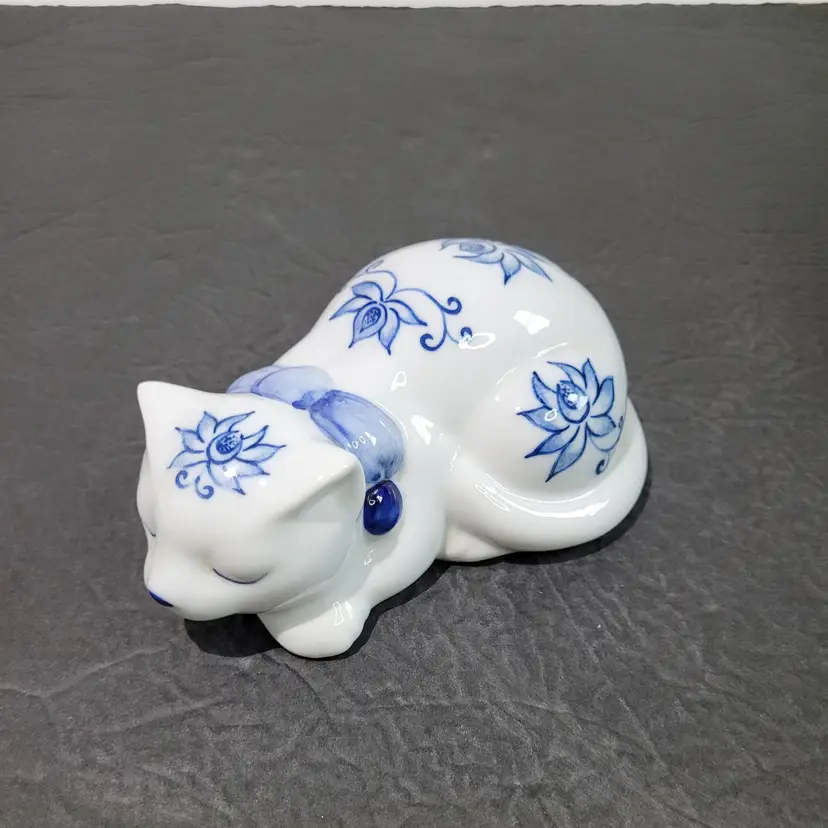 Sleeping Blue White Floral Porcelain Kitty Cat Figure Japan Excellent