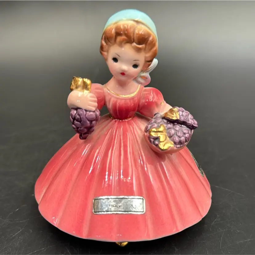 #01 Vintage Joseph Originals Figurine From The Little International Series Representing Italy