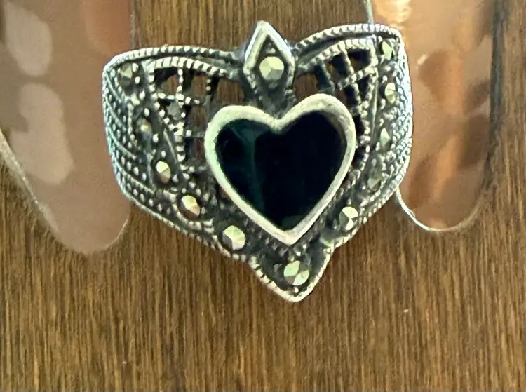 Sterling Silver Heart Shaped Onyx And Marcasite Ring Size 7