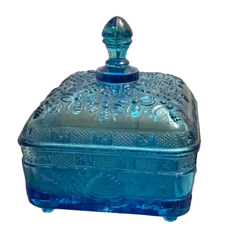 Vintage Horizon Blue Indiana Glass Tiara Honey Bee Box Covered Candy Dish 6 1/2” X 5 1/2”