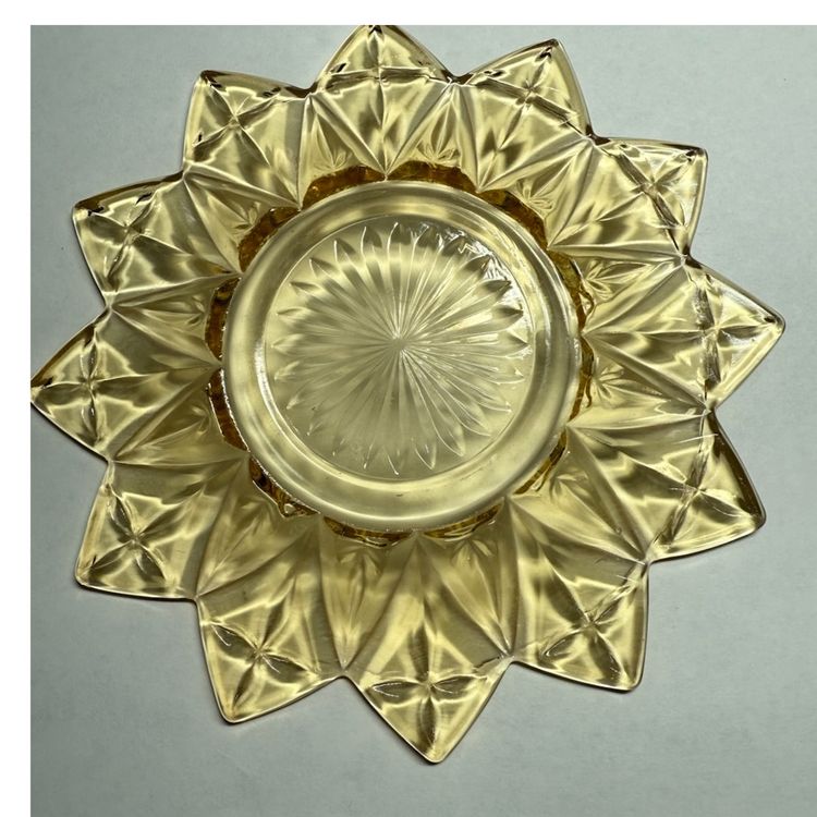 Federal Glass Yellow Flower Plates