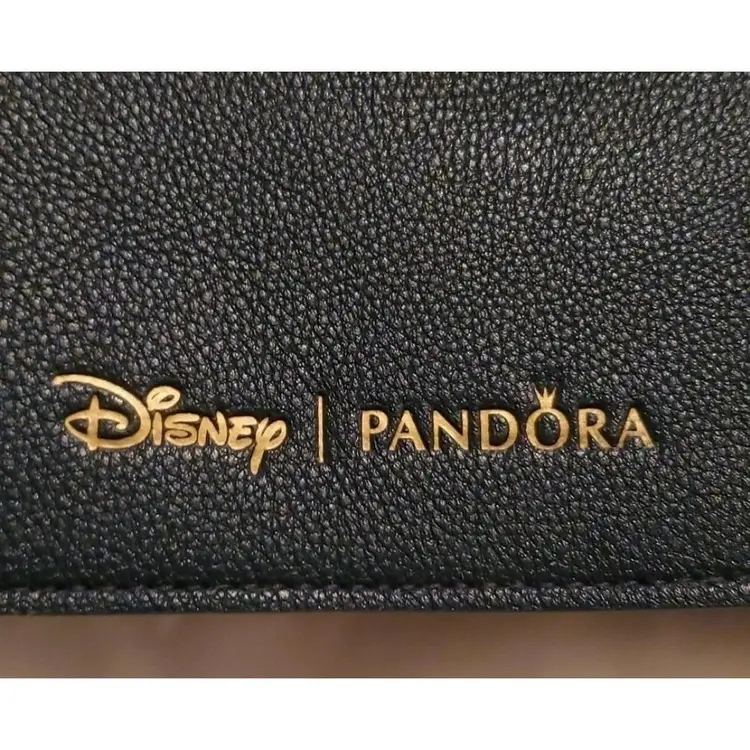 Disney/Pandora Navy Mickey and Minnie Mouse Wristlet