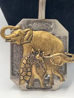 Elephant, Giraffe, Zoo, Safari Animal Artisan, Silver Gold Medal Vintage Panda 4“ X 3“