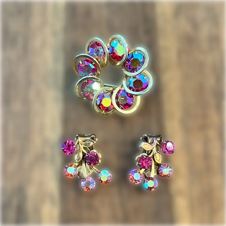 Vintage Fuchsia Aurora Borealis Rhinestone Brooch & Clip Earring Set