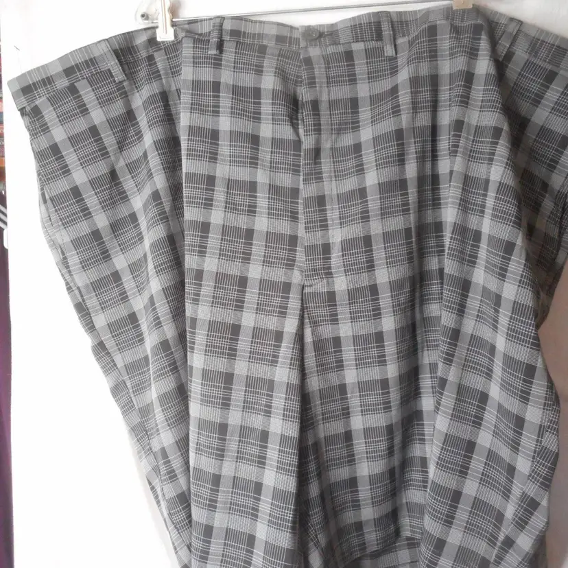NWOT Big & Tall Men's Haggar Size 60 Flat front Shorts Expandable Waist casual or dressy