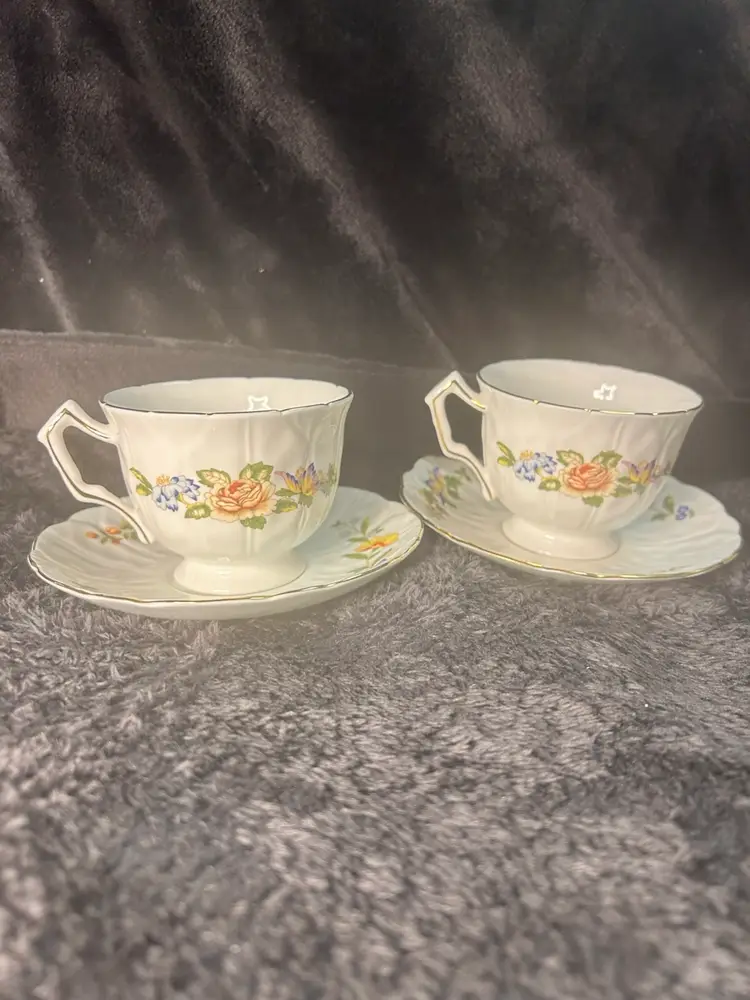Set Of 2  Vintage Aynsley Bone China Cup & Saucers Cottage Garden  Butterfly