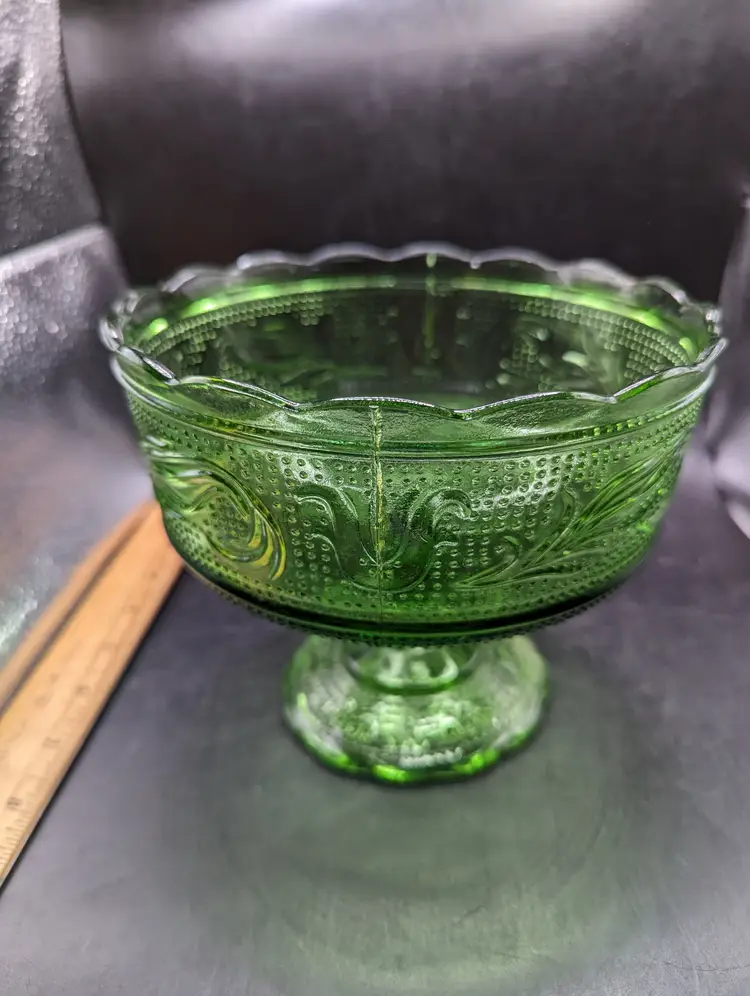 Vintage E.O. Brody Co. M6000 Emerald Green Glass Footed Bowl, Cleveland Ohio USA
