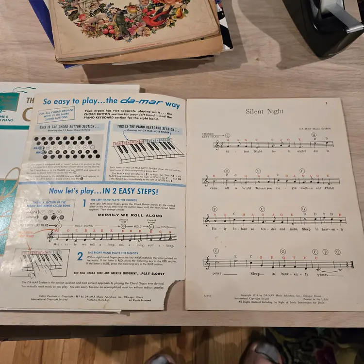 1959 da-mar Christmas Favorites no 7 Chord Organ sheet music