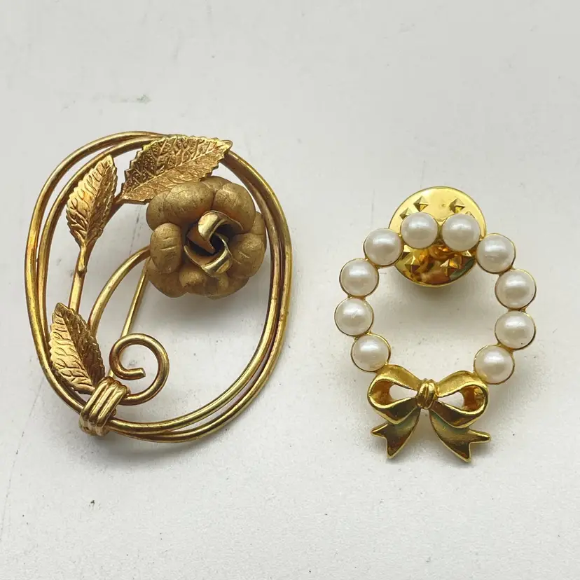 Vintage Gold Tone Flower Brooch and Faux Pearl Wreath Bow Pin Lot of 2 18987