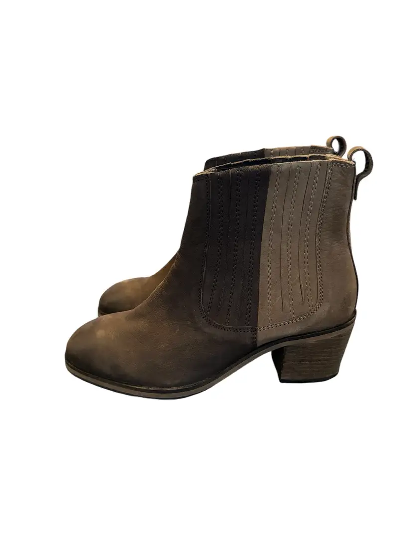 Woman’s Rebels Ankle Boots