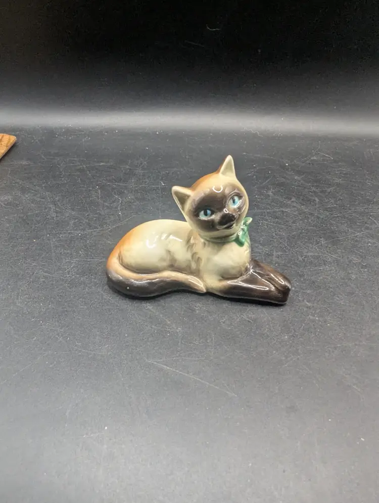 Vintage Goebel Siamese Cat Figurine Blue Eyes and Green Bow, Western Germany.
