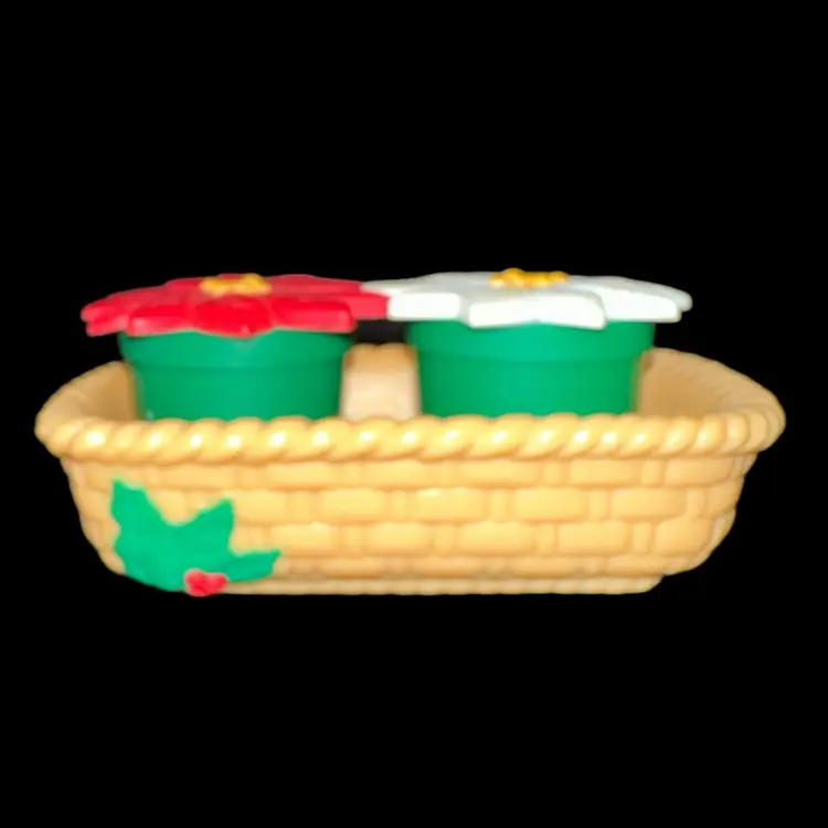 Avon Christmas Blossoms Poinsettias Tabletop Collection Salt and Pepper Shaker Set