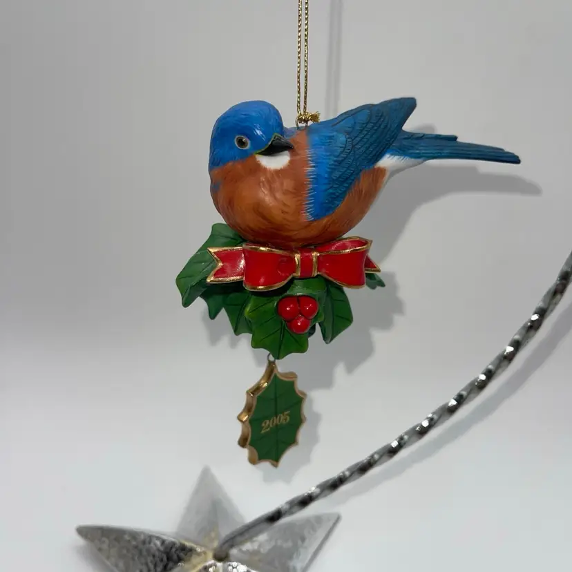 The Danbury Mint Annual Songbird Ornament A Bluebird Visit 2005 Original Box