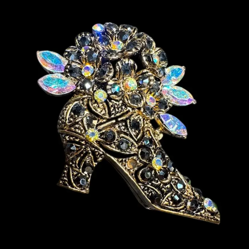 1.5” Brooch Pin Flower Boot Gold Tone Round With Flowers Vintage Unmarked