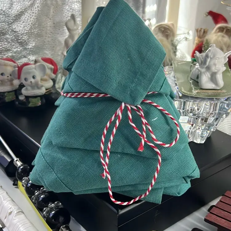 Six piece green Cloth napkins set