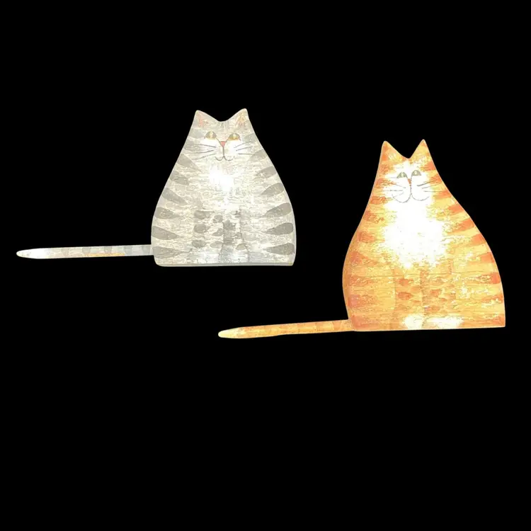 Pair of Vtg. Wooden Gray & Ginger Tabby Cats, Primitive Folk Art, 3.75" x 6.5"