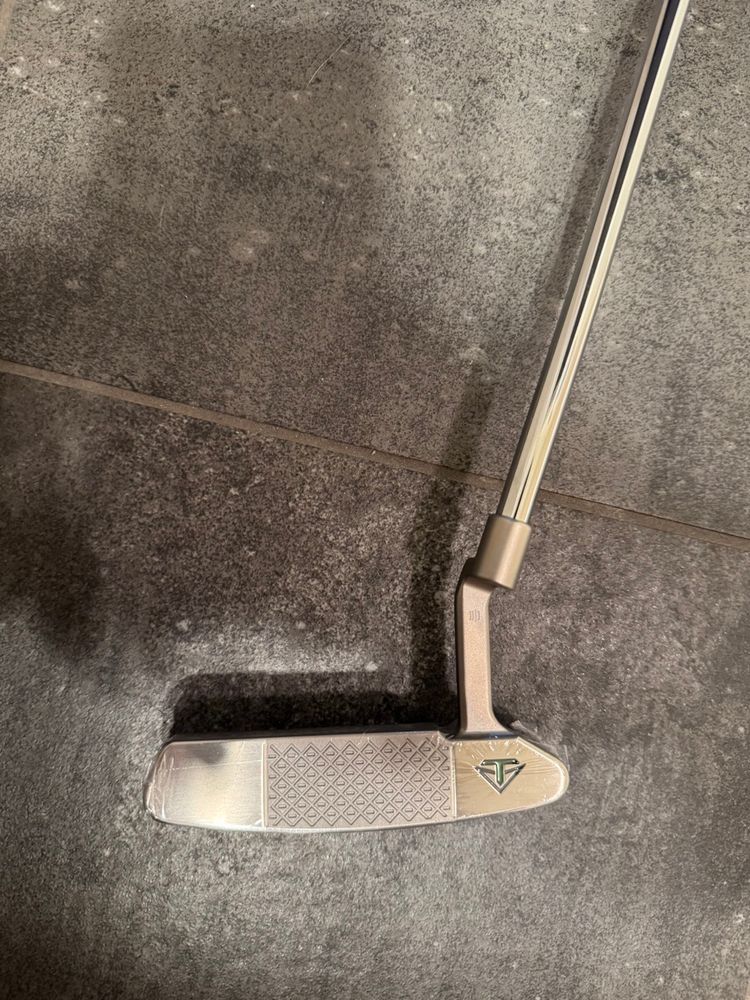 Odyssey Toulon Garage Design San Diego Putter - New In Plastic