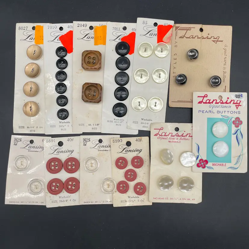 Lot Of 12 Vintage Lansing Cards Of Buttons