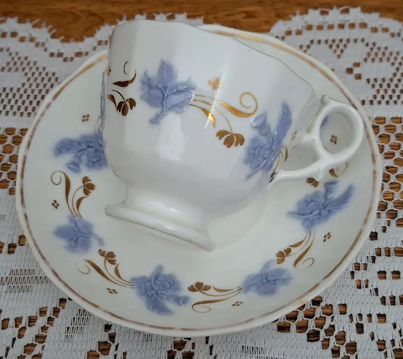 Antique Chelsea Style Teacup & Saucer Set