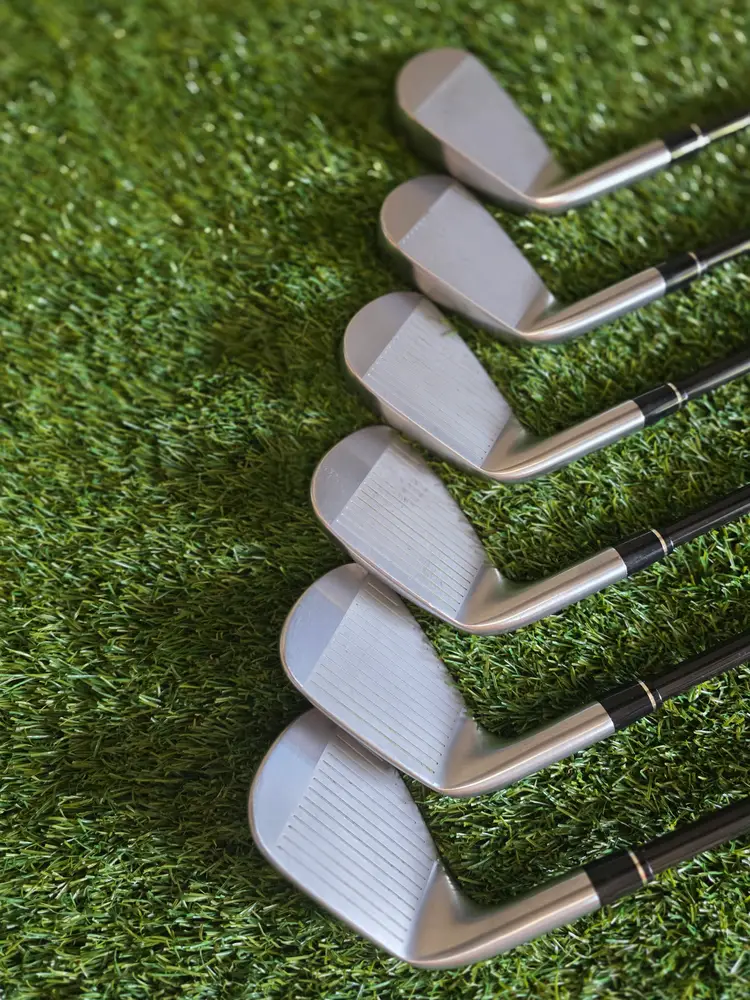 Honma TW757P Tour World Iron Set 5I-PW RH