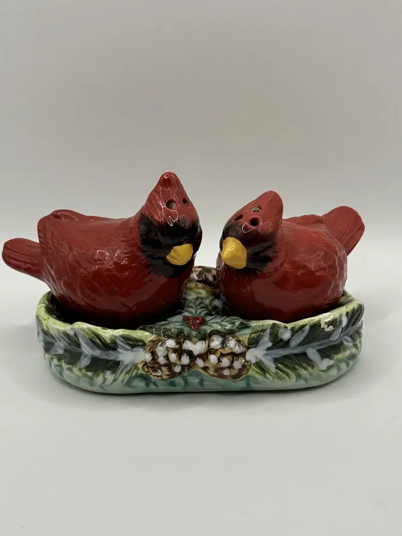 Vintage Winter Holiday Cardinal Salt & Pepper Shakers with Pinecone Tray, Unbranded, Made In China
