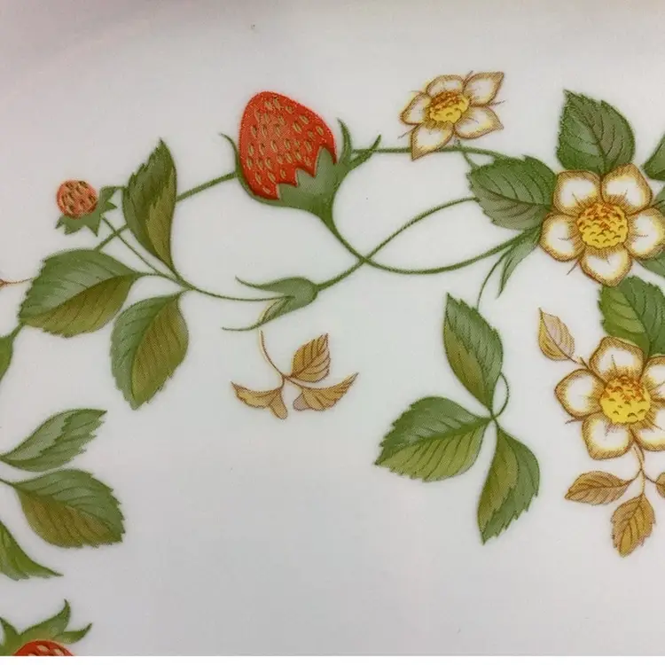 Vintage Corelle “Strawberry Sundae” Serving Dish 12.25 X 10 Inches