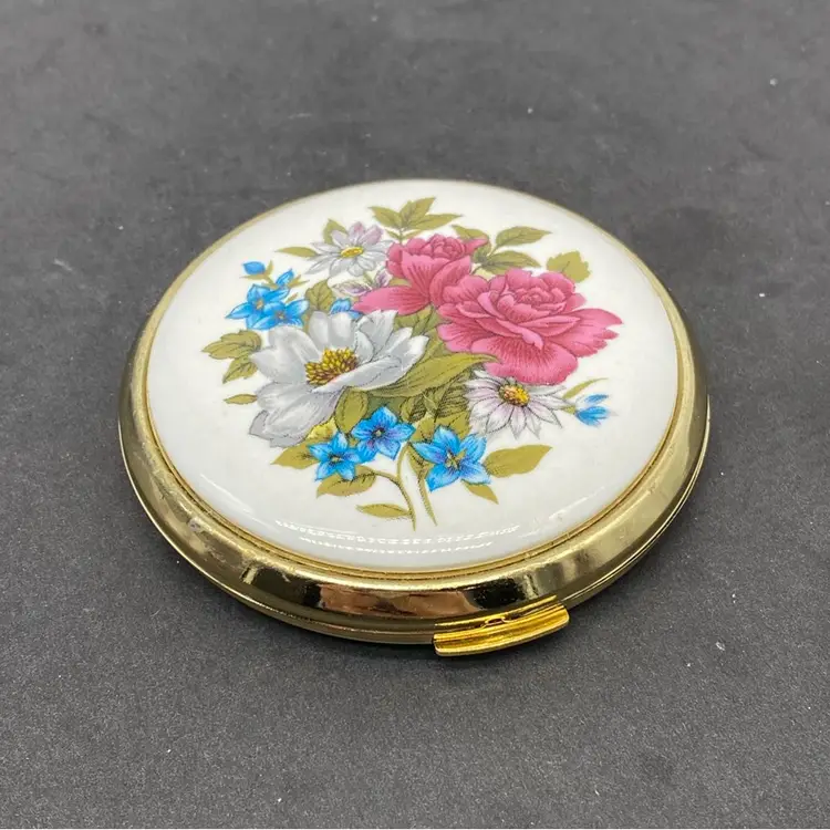 #4206 Vintage Powder Compact Elgin Made in USA Gilt Metal 1980s Complete Used in box and pouch for Display