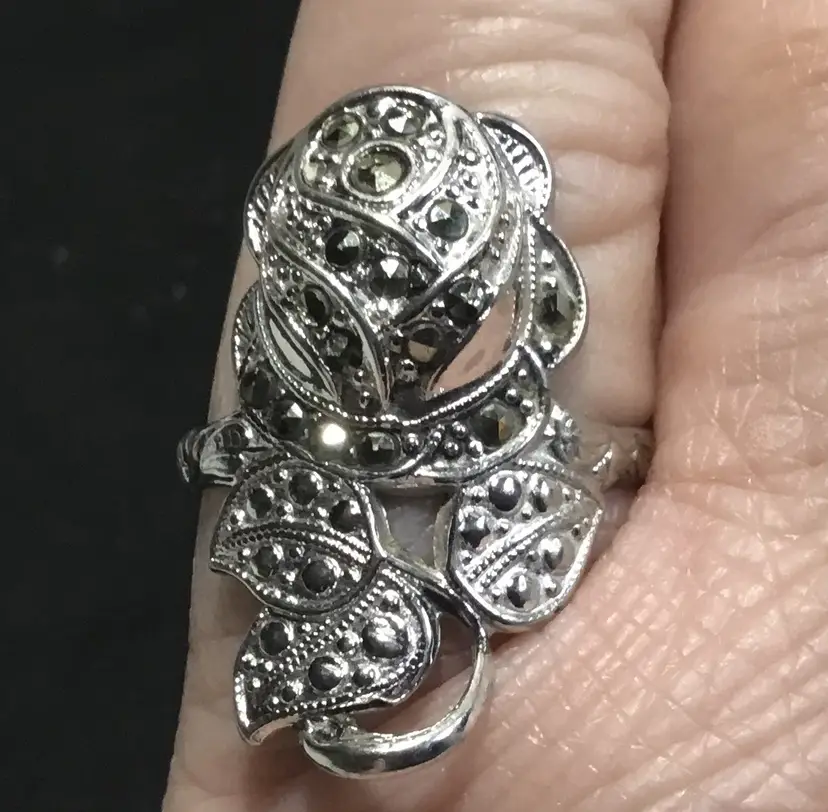 Vintage Uncas rose ring, 14Kt white HGE with marcasite stones, size 8