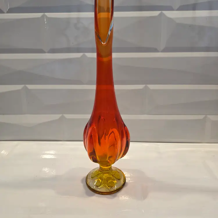 Vintage MCM Viking Persimmon Amberina Swung Vase 12.5