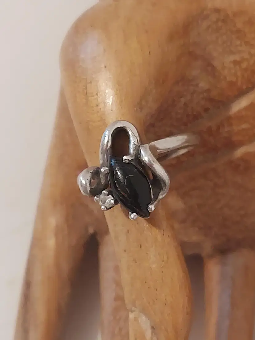 Sterling Silver Organic Shaped Ring With Black Stone And Rhinestone Accent Size 6