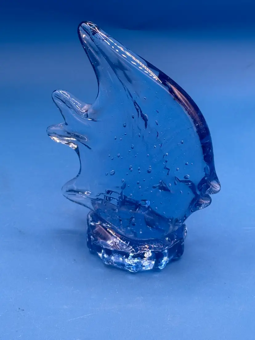 Art Glass Blue Angel Fish Figurine /Paperweight Controlled Bubble Heavy 5.25”