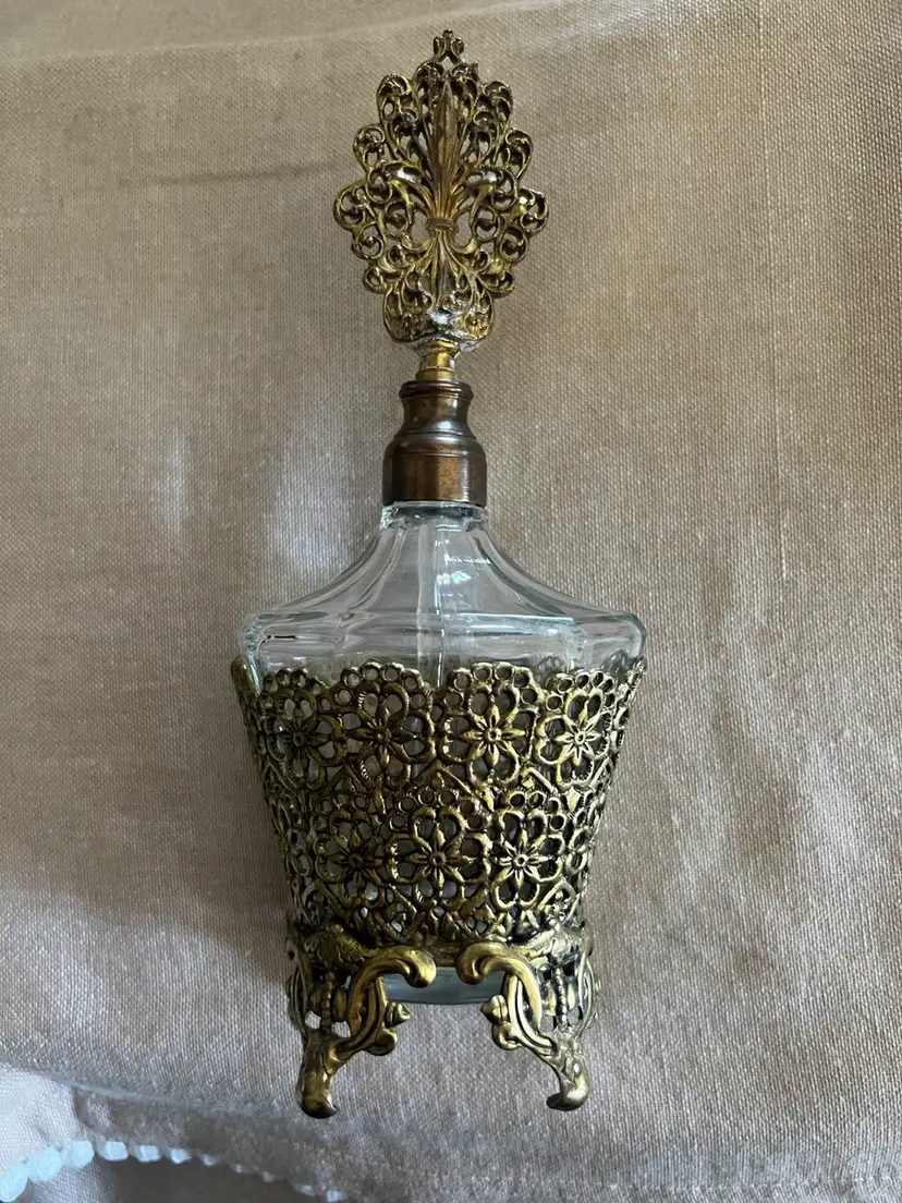 Vintage Gold Filigree Ormolu Vanity/Dresser Perfume Bottle With Dabber