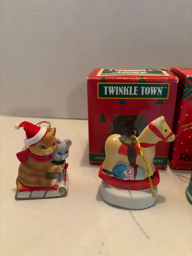 Vintage Lot of 5 Christmas Ornament Tinkle Town/Ring a Ling Brand Bells Bells