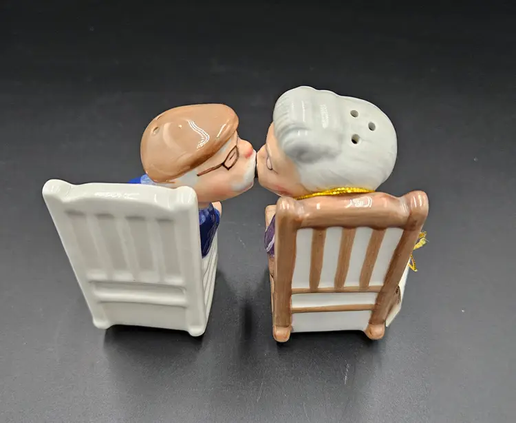 Westland 2009 Rocking Chair Couple #93910 Salt & Pepper Shaker