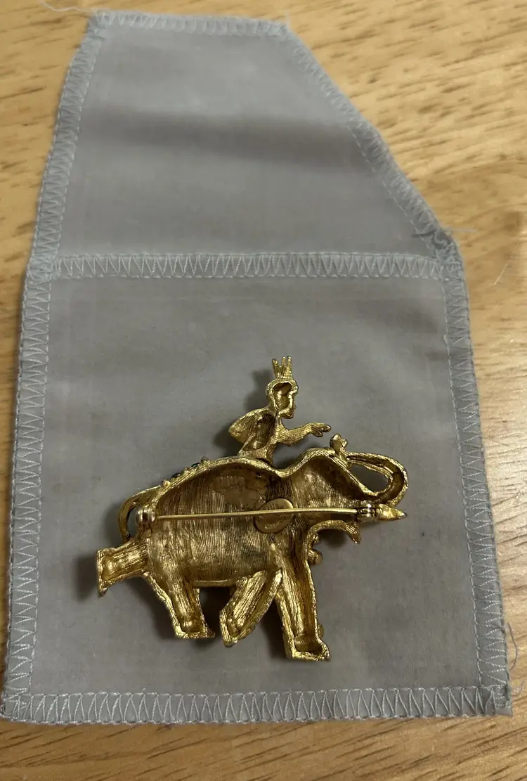 Hattie Carnegie Signed Ornate Elephant Brooch w/Emerald Green & Sapphire Blue Stones