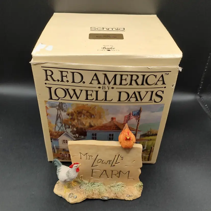 Vtg Schmid Lowell Davis "Dealer,Counter,Sign" Resin Chicken Figurine