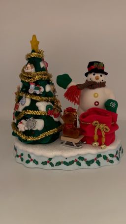 Avon Wonderful Countdown to Christmas Talking Advent Calendar WORKS & COMPLETE