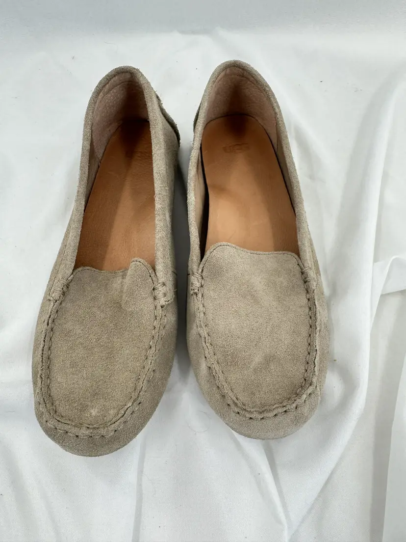 Ugg Comfy Tan Suede Loafers Size 8