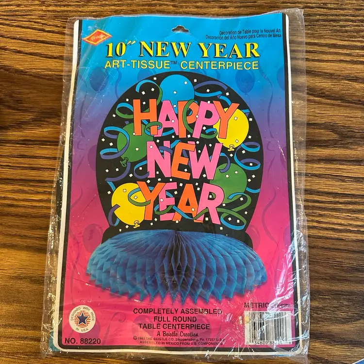 Vintage Beistle Co 10” Happy New Year Honeycomb Tissue Centerpiece 1983 New Old Stock