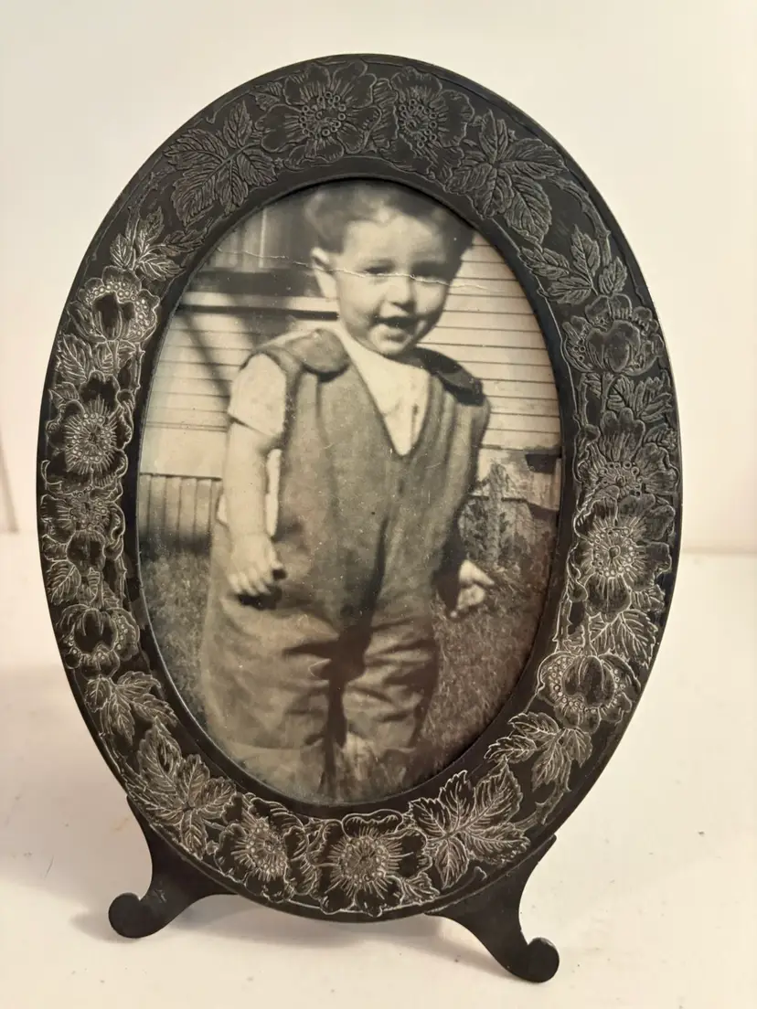 Antique Ornate Oval Picture Frame