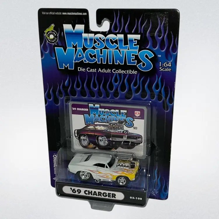 2002 MUSCLE MACHINES ‘69 CHARGER BLOWN ENGINE VEHICLE #02-108 1:64 SCALE