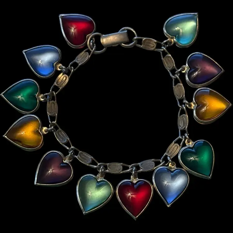 Warner Glass Heart Charm Bracelet 7.5”
